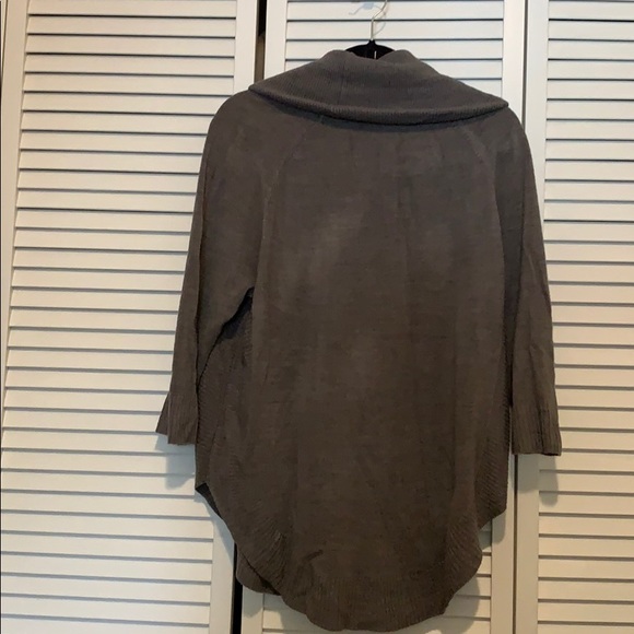 Gray Sweater - Picture 4 of 4